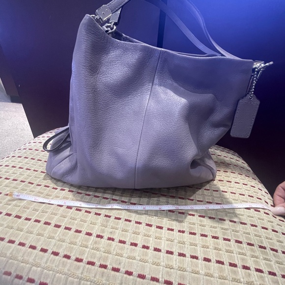 Coach Madison phoebe bag like new ! Dusty grey/lavender color. Beautiful! - Picture 11 of 17